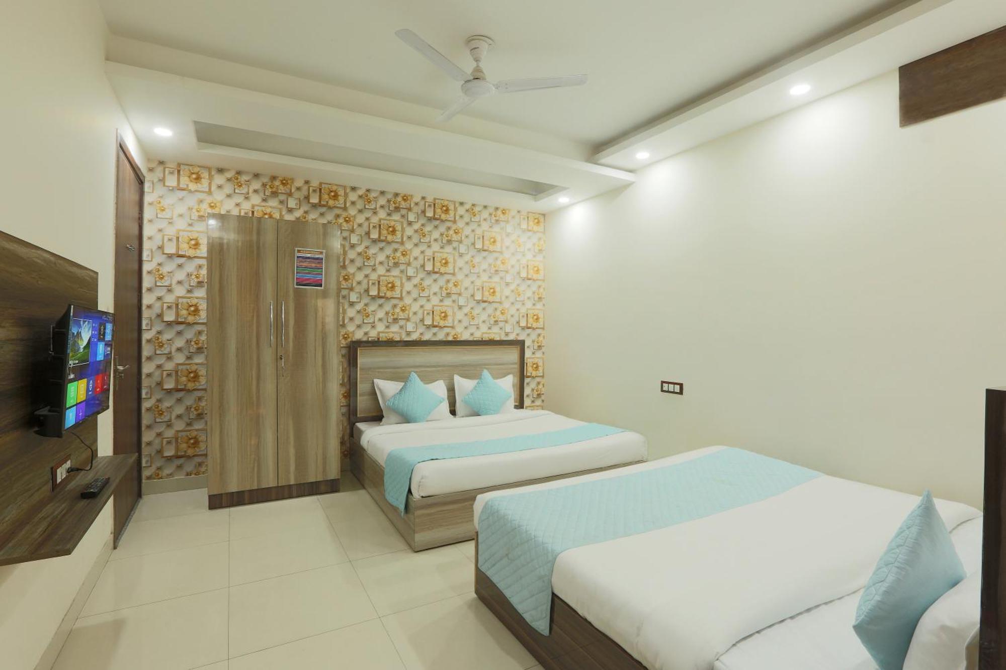 Oaks Inn Plaza Delhi Airport Ню Делхи Екстериор снимка
